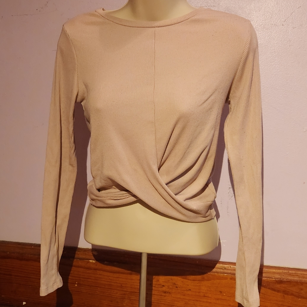 Knotted pink long sleeve